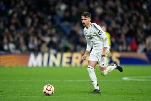 九游体育-每体：劳尔-阿森西奥滑落为皇马第四中卫，必须重获阿隆索的信任