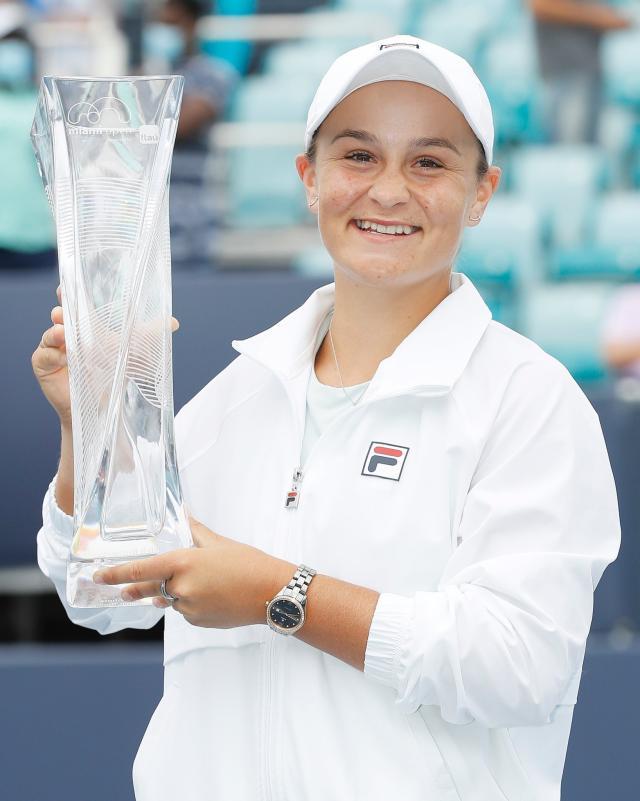 巴蒂卫冕迈阿密含金量十足 守住第一剑指红土赛季